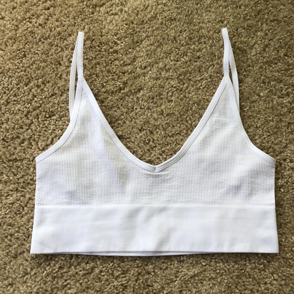 ONE LEFT- FINAL PRICE CUT -White Seamless Bralette - Picture 4 of 4